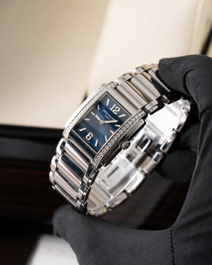 Patek Philippe TWENTY~4 4910/1200A-001 2022