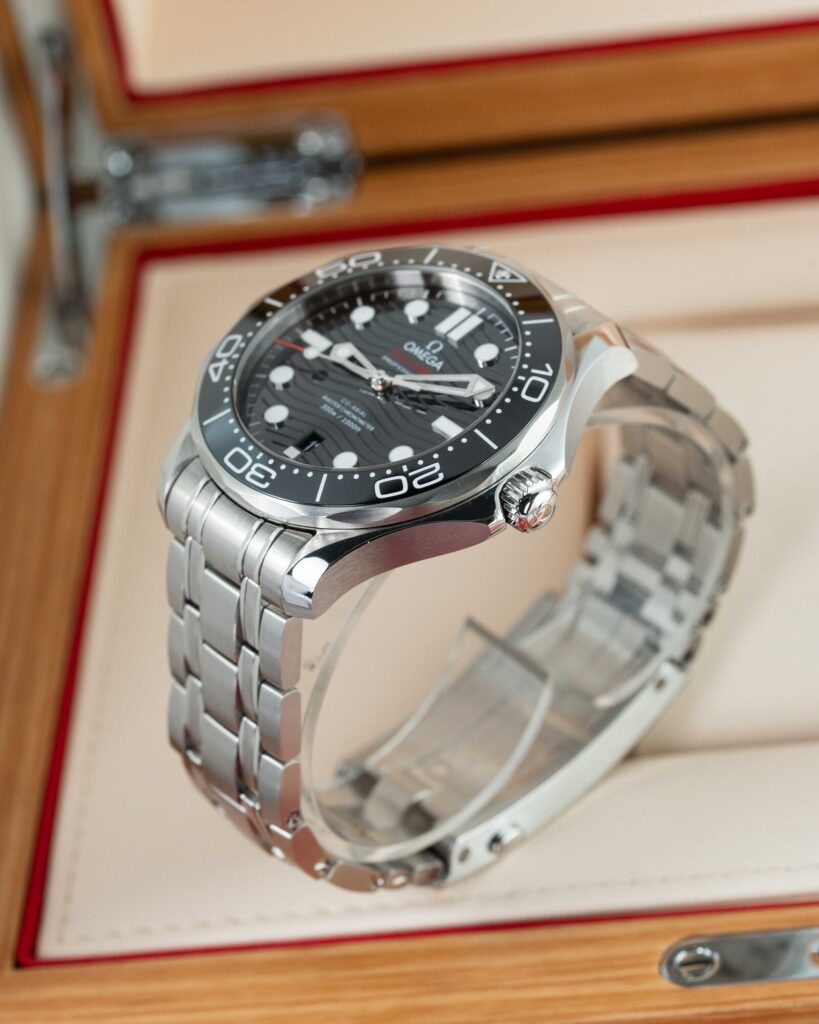 Omega Seamaster 300 210.30.42.20.01.001 2023