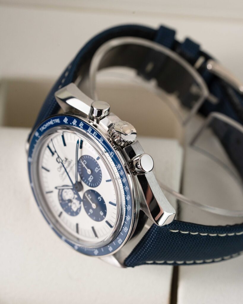 Omega Speedmaster "silver Snoopy Award" 50TH Anniversary 310.32.42.50.02.001 2022