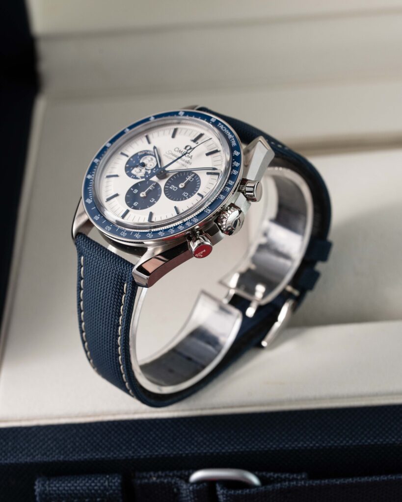 Omega Speedmaster "silver Snoopy Award" 50TH Anniversary 310.32.42.50.02.001 2022