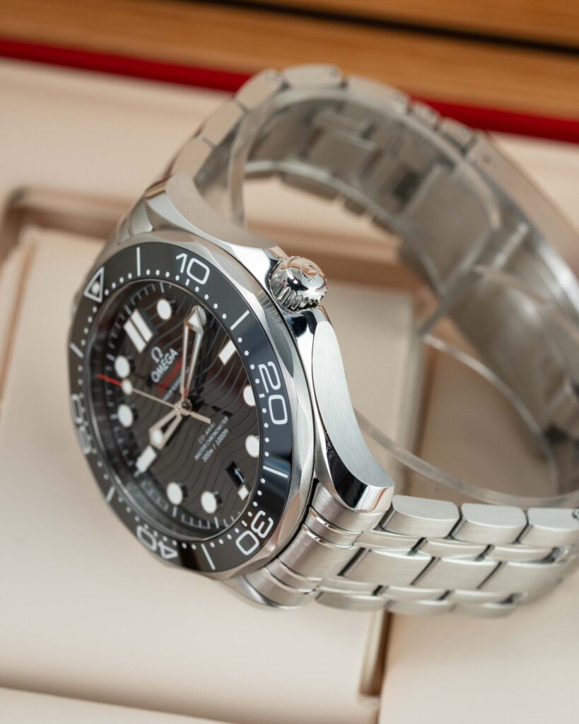 Omega Seamaster 300 210.30.42.20.01.001 2023