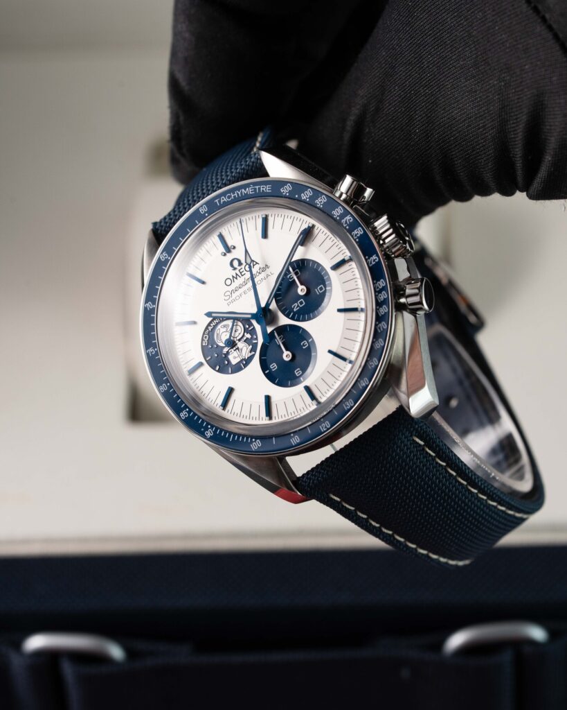 Omega Speedmaster "silver Snoopy Award" 50TH Anniversary 310.32.42.50.02.001 2022