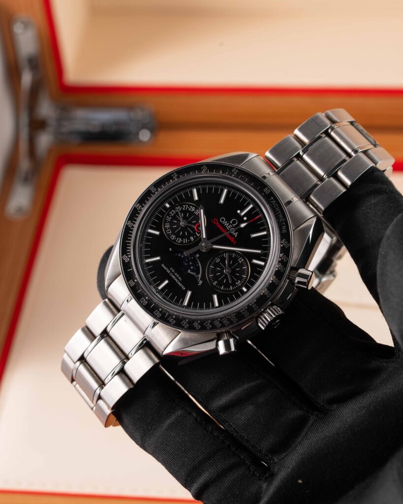 Omega Speedmaster Moonphase 304.30.44.52.01.001 2017