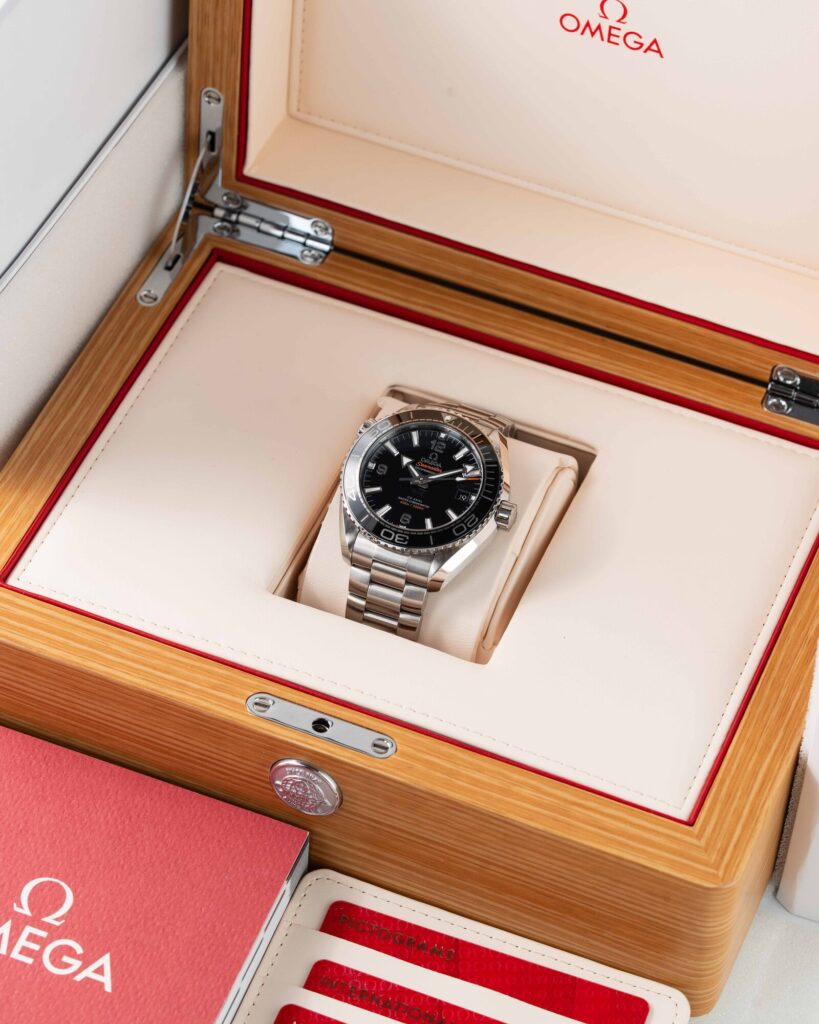 Omega Seamaster Planet Ocean 215.30.44.21.01.001 2025