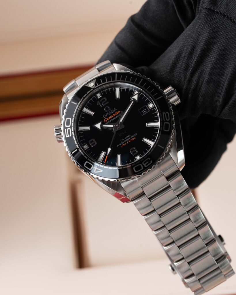 Omega Seamaster Planet Ocean 215.30.44.21.01.001 2025
