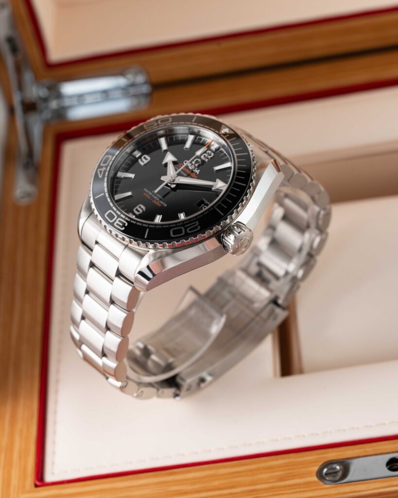 Omega Seamaster Planet Ocean 215.30.44.21.01.001 2025