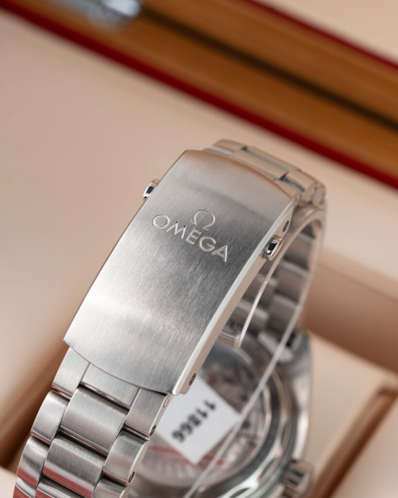 Omega Seamaster Planet Ocean 215.30.44.21.01.001 2025