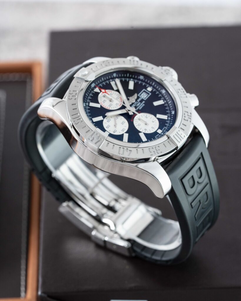 Breitling Avenger A13371 2018