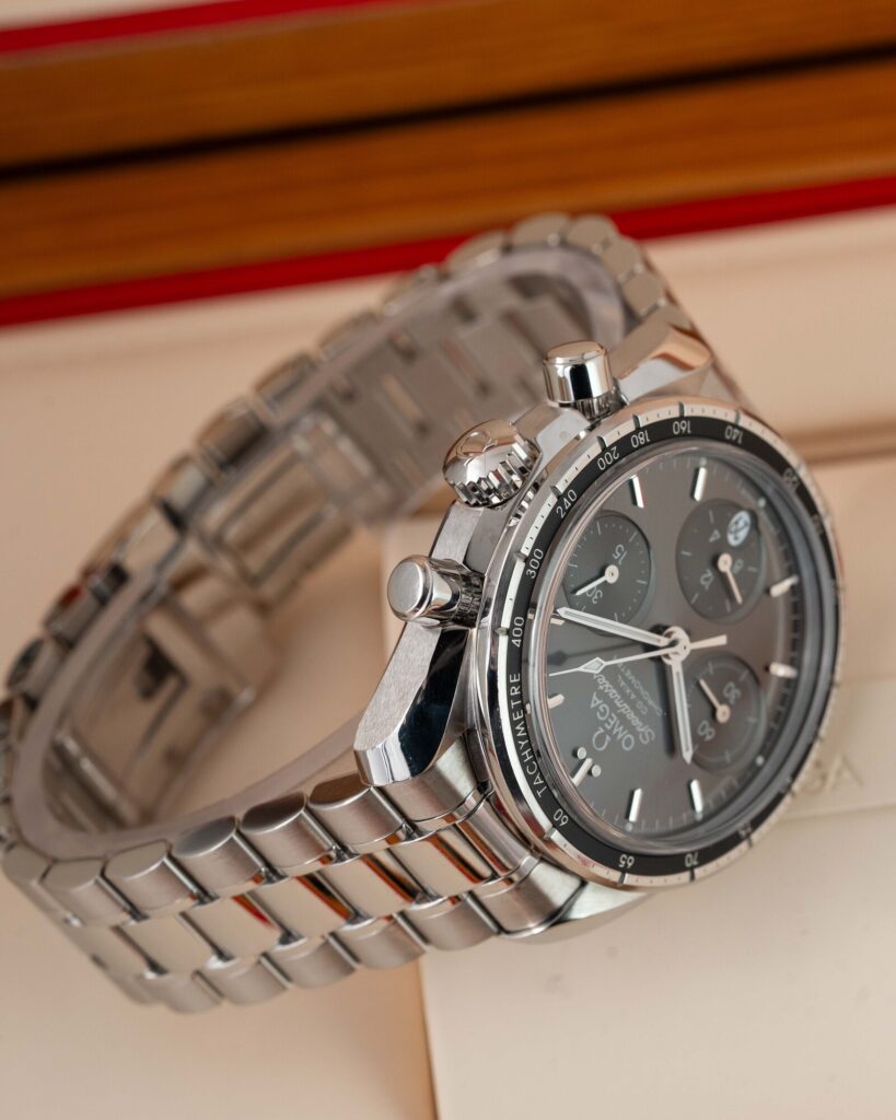 Omega Speedmaster 324.30.38.50.06.001 2020