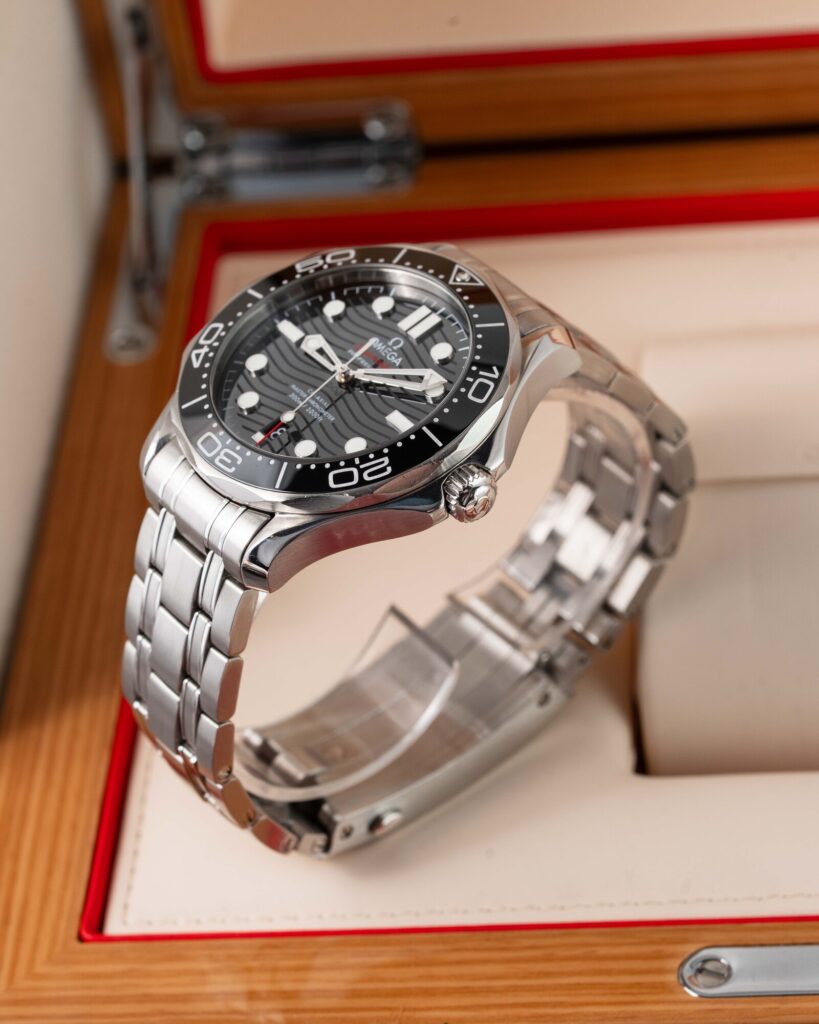 Omega Seamaster 300M 210.30.42.20.01.001 2020
