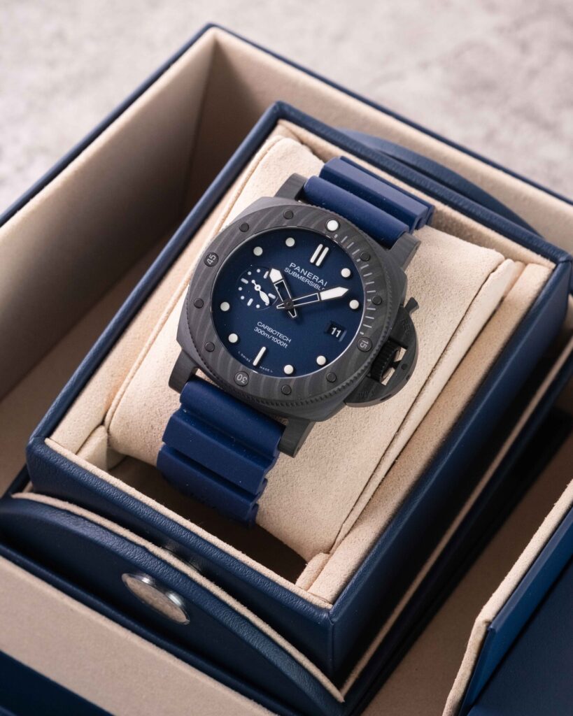 Panerai Submersible Carbotech PAM01232 2025