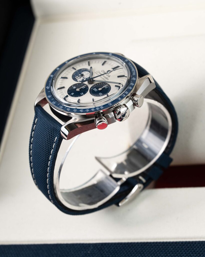 Omega Speedmaster Snoopy 310.32.42.50.02.001 2025