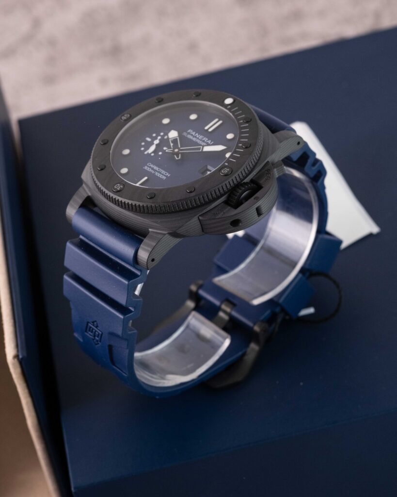 Panerai Submersible Carbotech PAM01232 2025