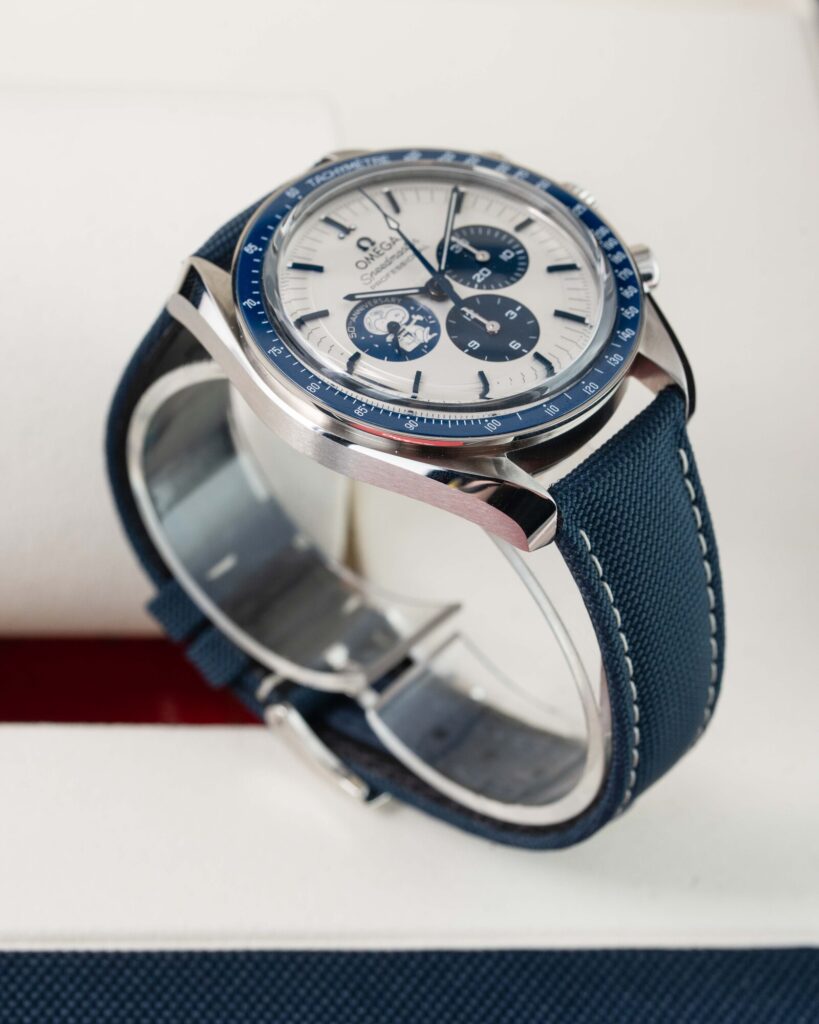 Omega Speedmaster Snoopy 310.32.42.50.02.001 2025
