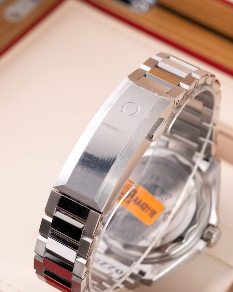 Omega Seamaster Planet Ocean 	217.30.42.21.01.002 2026