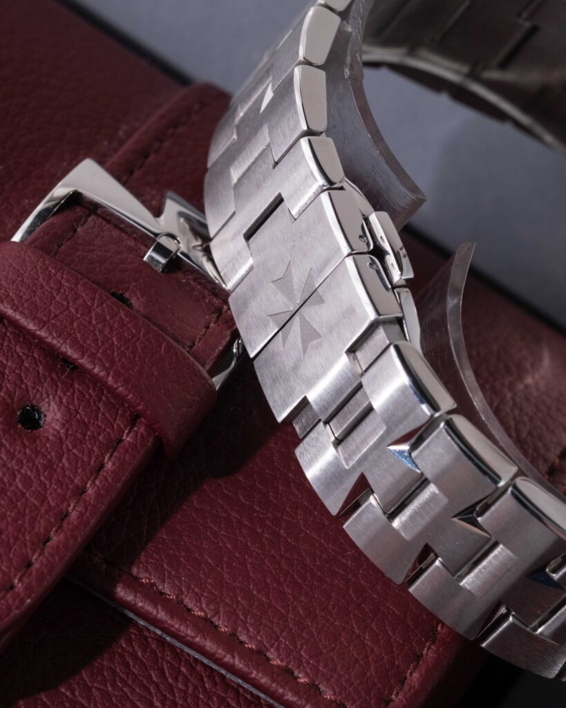 Vacheron Constantin Overseas 4000V210A-B911 2025