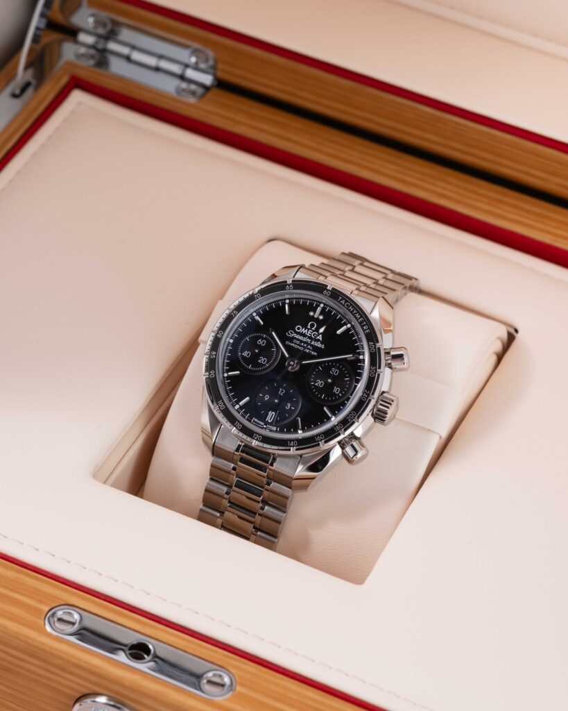 Omega Speedmaster 324.30.38.50.01.001 2026
