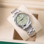 Rolex Oyster Perpetual 124200 2026