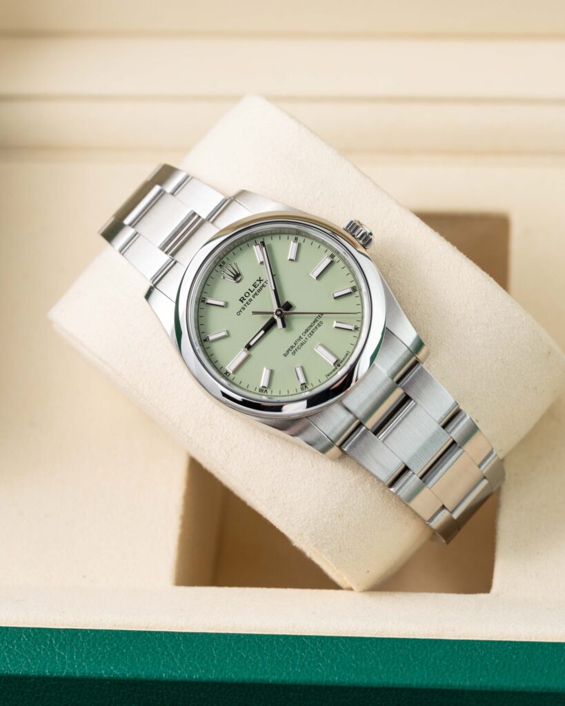 Rolex Oyster Perpetual 124200 2025