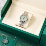 Rolex Oyster Perpetual 124200 2025