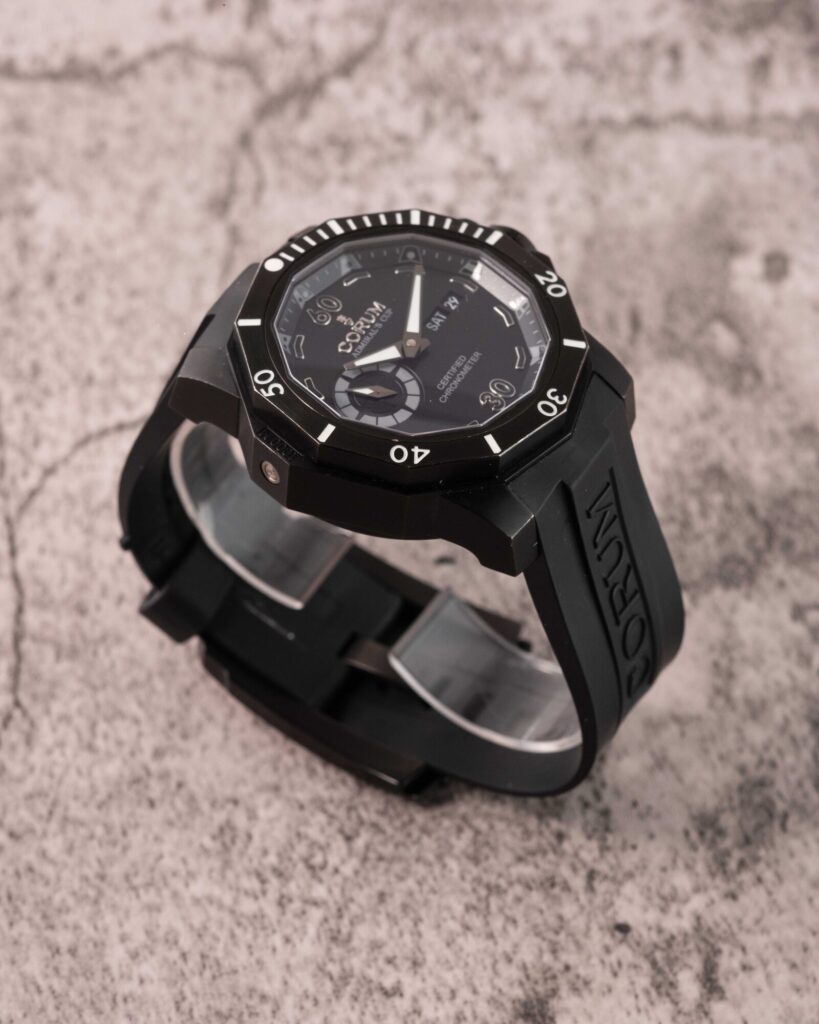 Corum Admiral Cup Deep Hull 01.0076