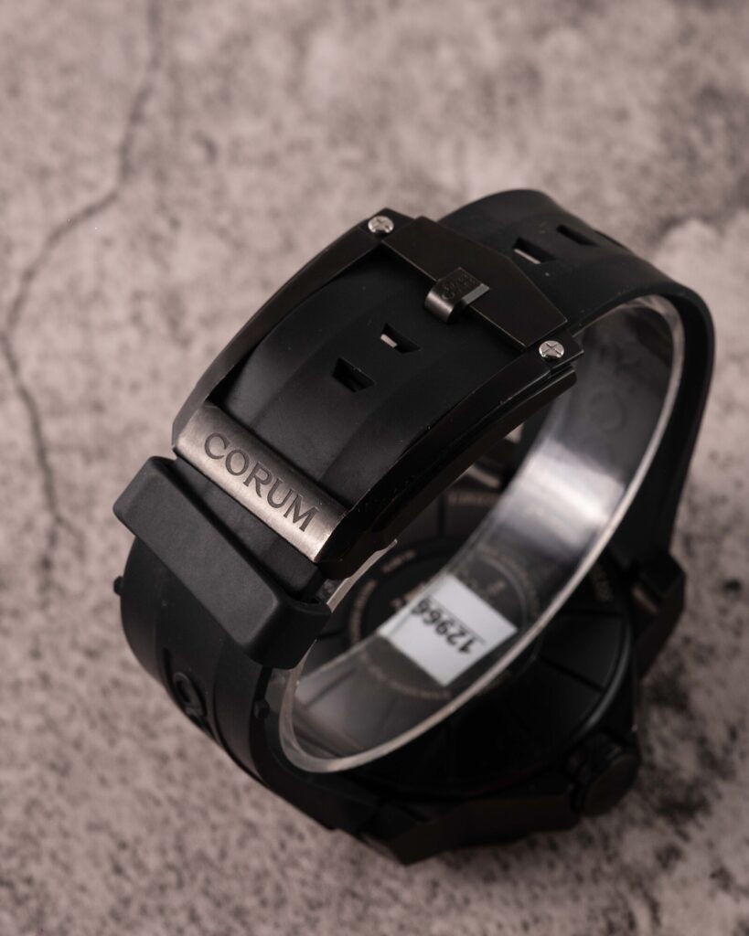 Corum Admiral Cup Deep Hull 01.0076