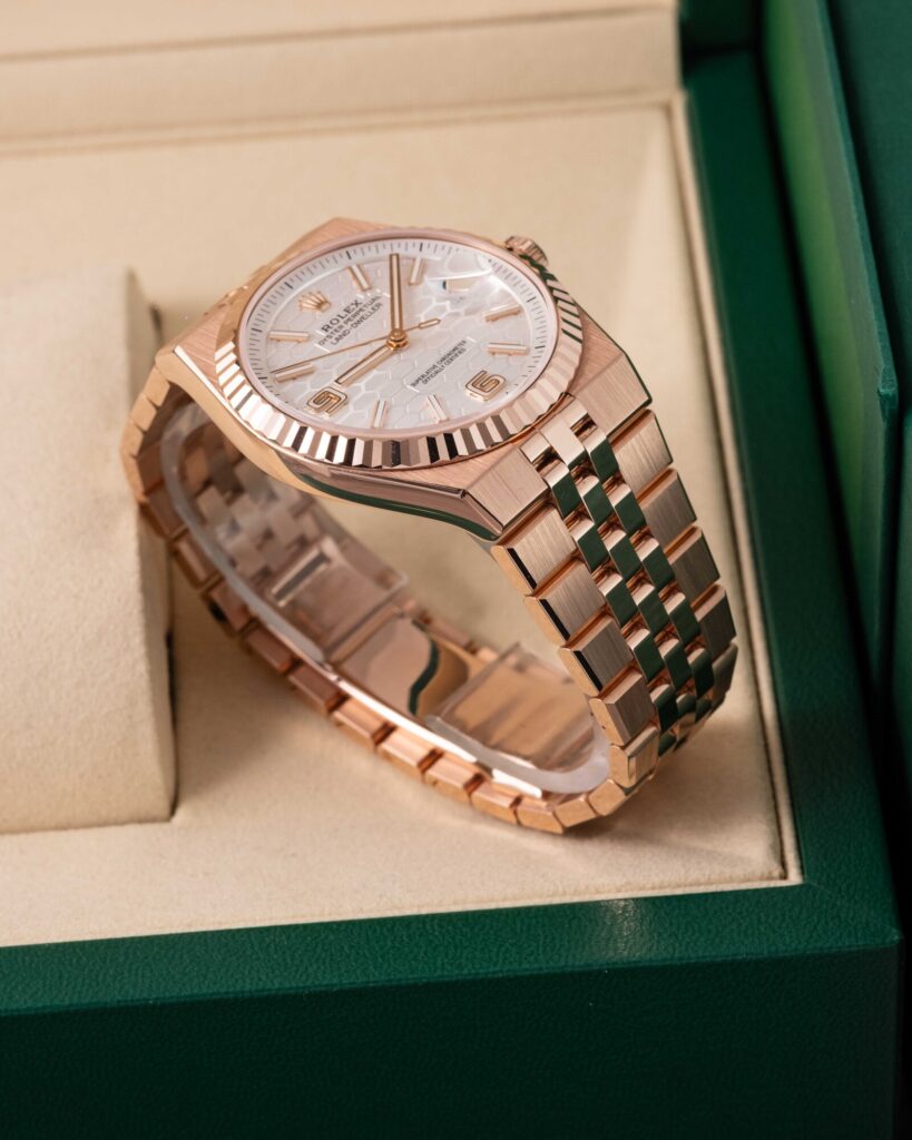 Rolex Land-Dweller 127335