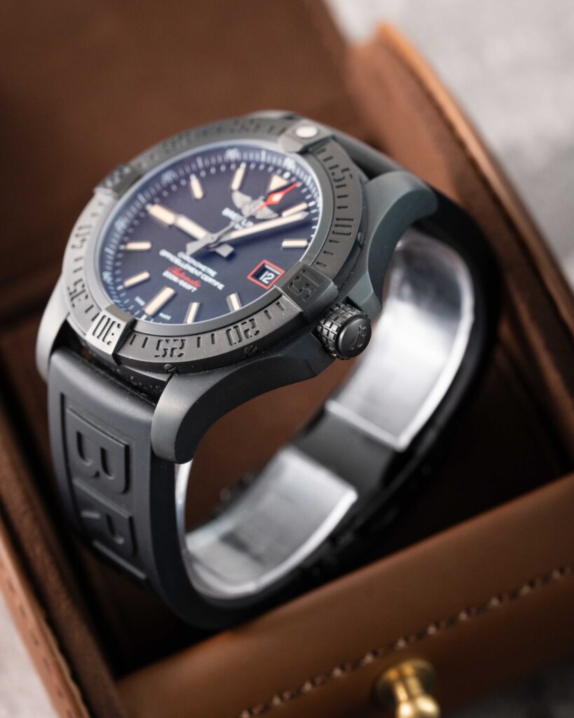 Breitling Avenger Blackbird V17311101B1W1 2019