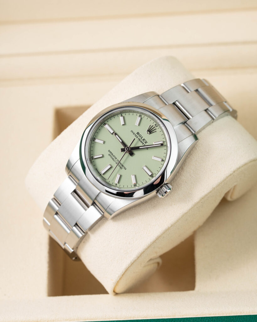 Rolex Oyster Perpetual 124200 2025
