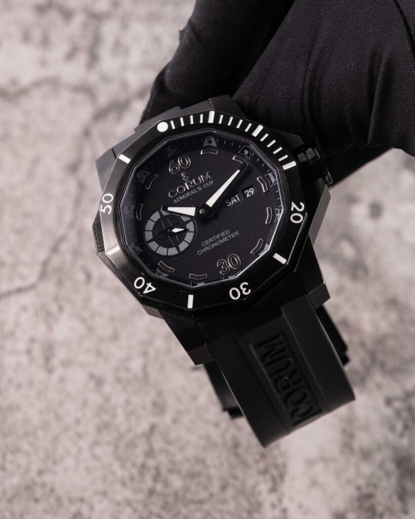 Corum Admiral Cup Deep Hull 01.0076