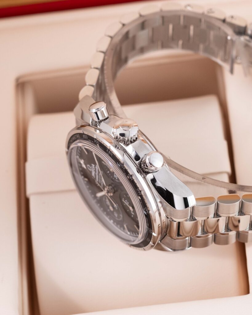 Omega Speedmaster 324.30.38.50.01.001 2026