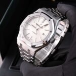 Audemars Piguet Royal Oak 15400ST.OO.1220ST.02 2016