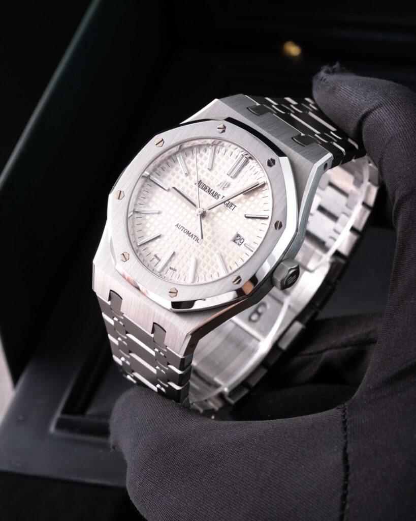Audemars Piguet Royal Oak 15400ST.OO.1220ST.02 2016