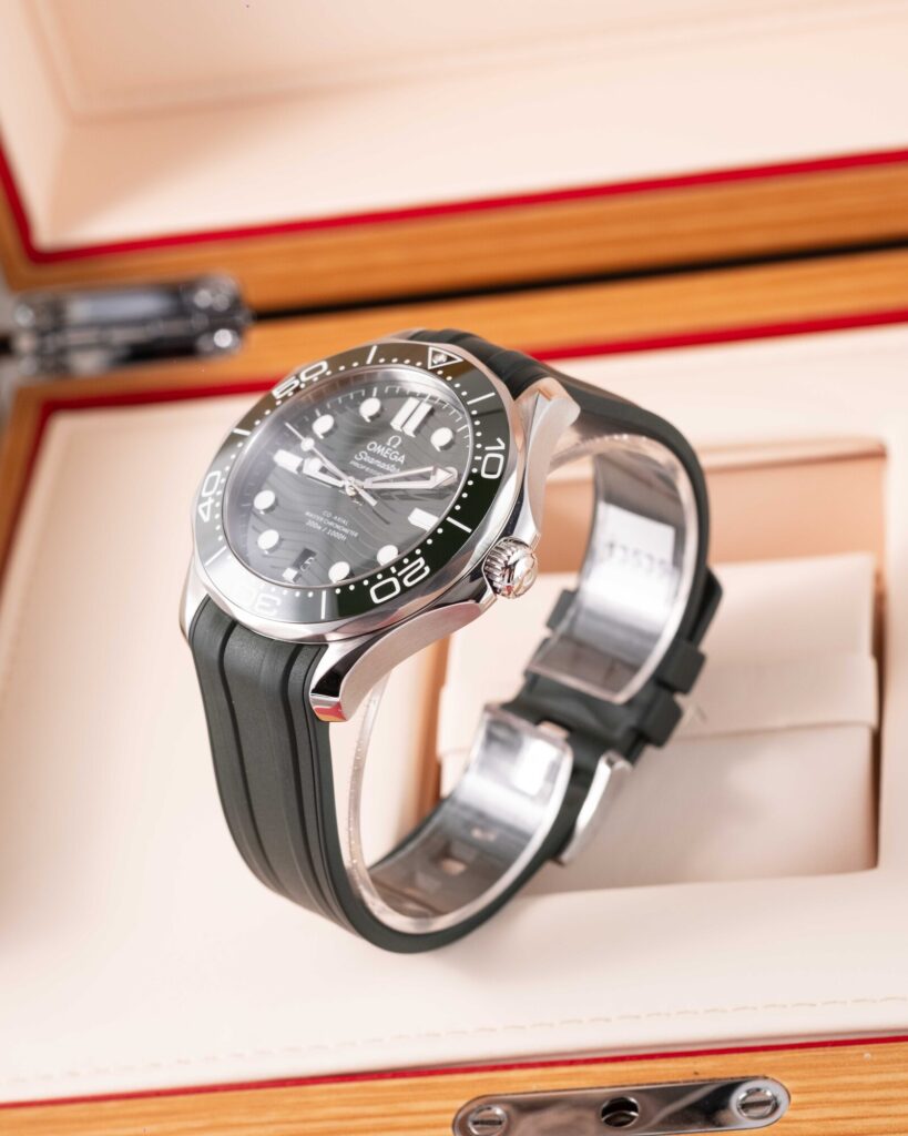 Omega Seamaster 210.32.42.20.10.001 2025