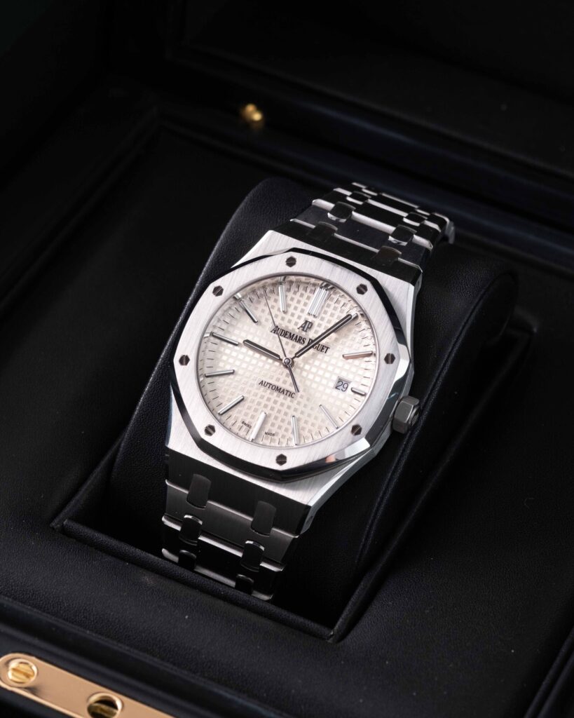 Audemars Piguet Royal Oak 15400ST.OO.1220ST.02 2016