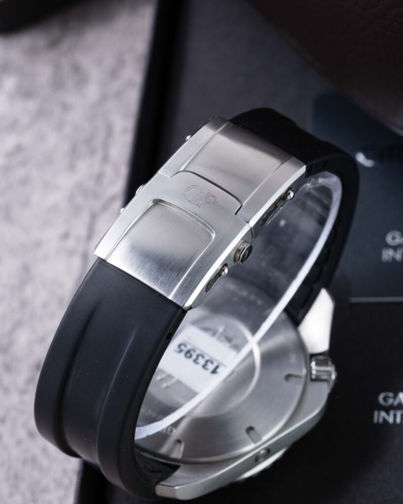 Girard Perregaux Sea Hawk 49950-19-632-FK6A 2011