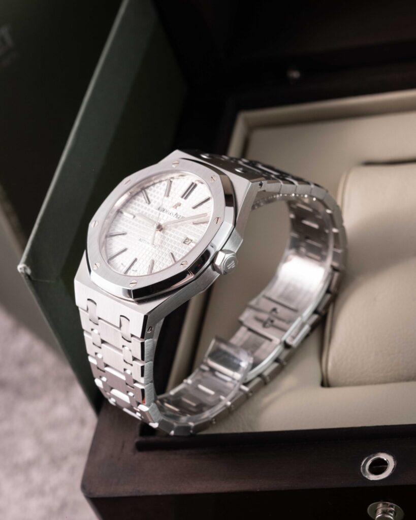 Audemars Piguet Royal Oak 15400ST.OO.1220ST.02 2012