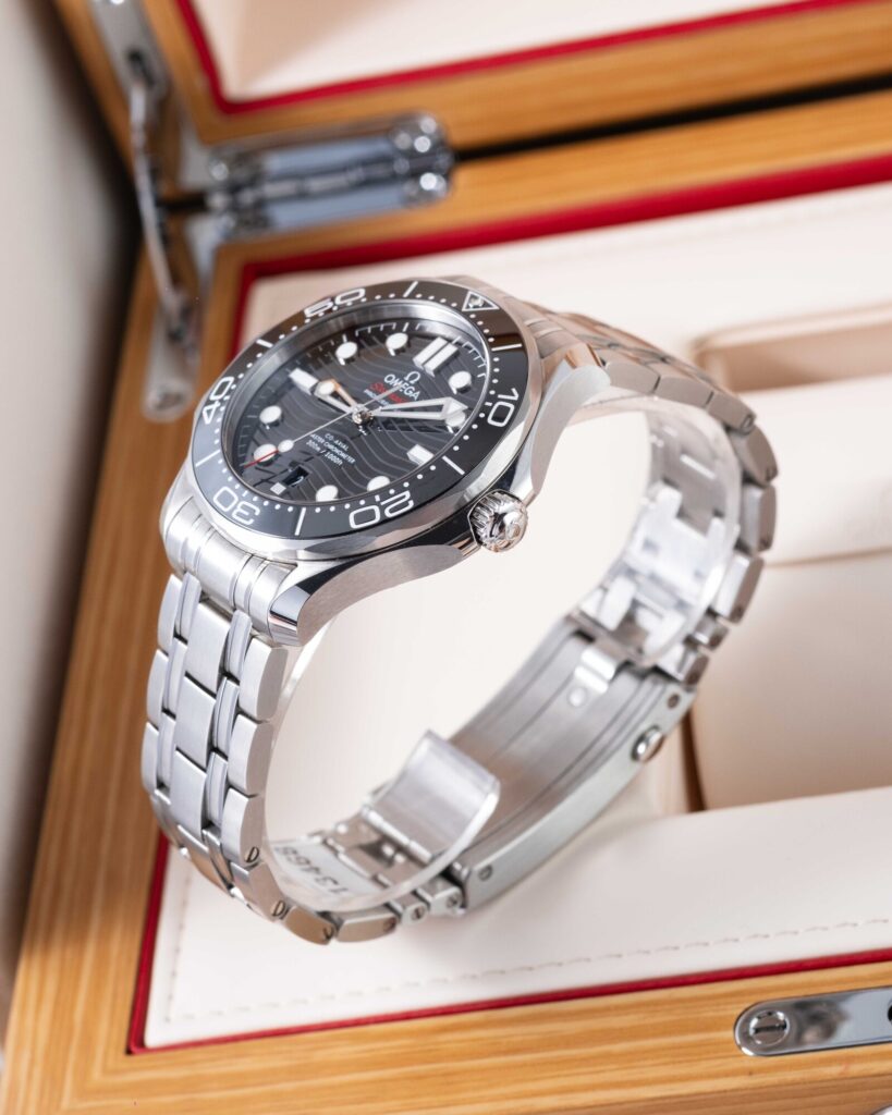 Omega Seamaster 300M 210.30.42.20.01.001 2026