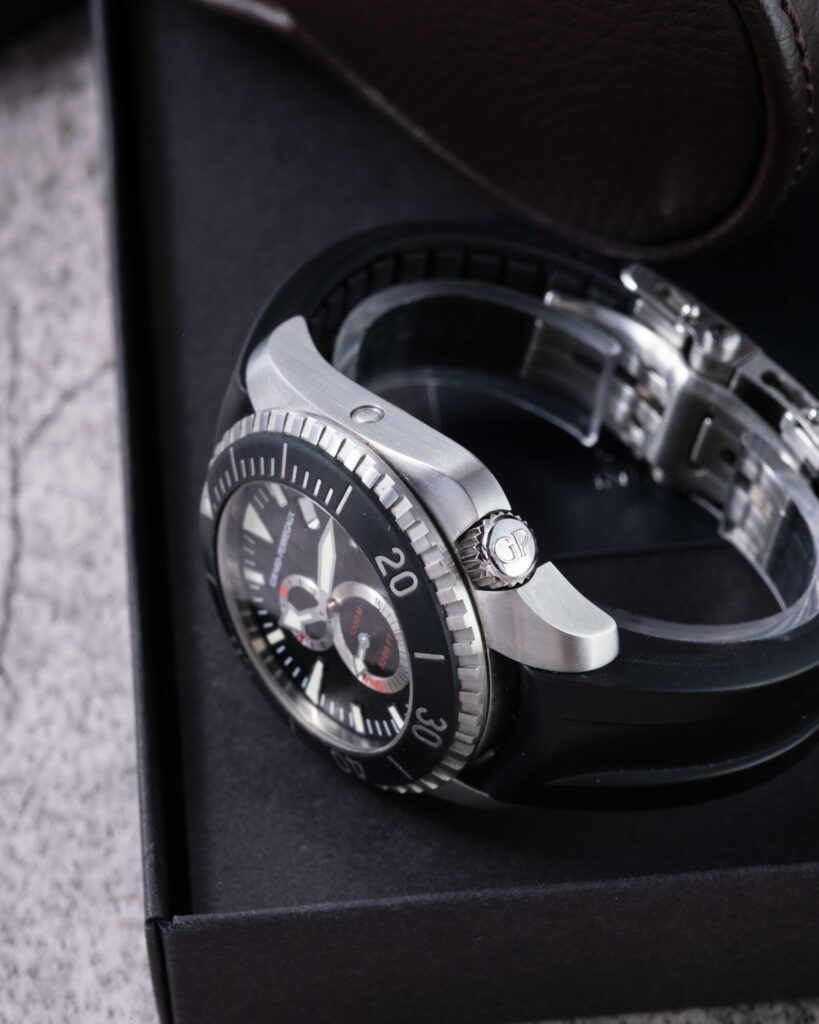 Girard Perregaux Sea Hawk 49950-19-632-FK6A 2011