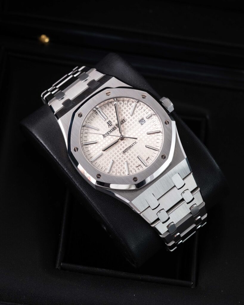 Audemars Piguet Royal Oak 15400ST.OO.1220ST.02 2016