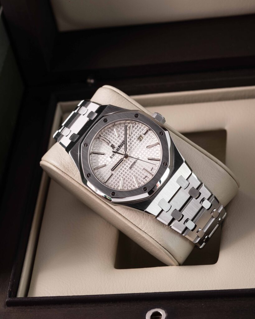 Audemars Piguet Royal Oak 15400ST.OO.1220ST.02 2012