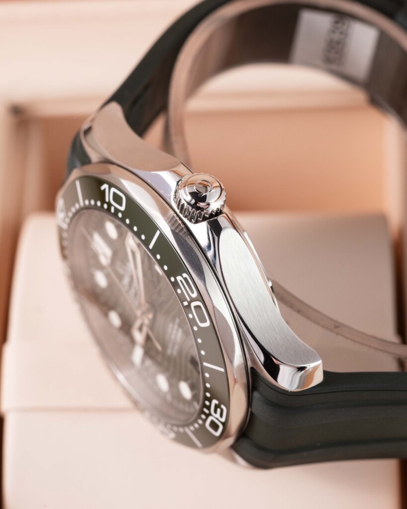 Omega Seamaster 210.32.42.20.10.001 2025