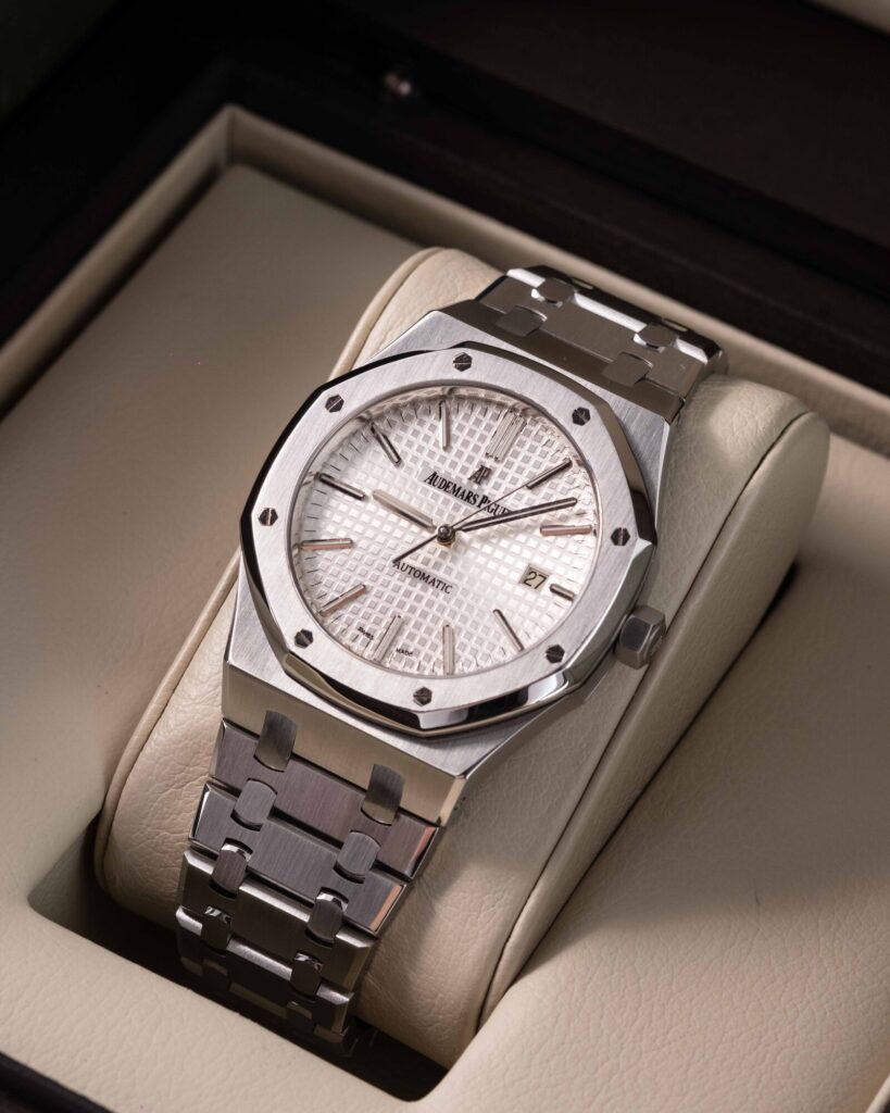 Audemars Piguet Royal Oak 15400ST.OO.1220ST.02 2012
