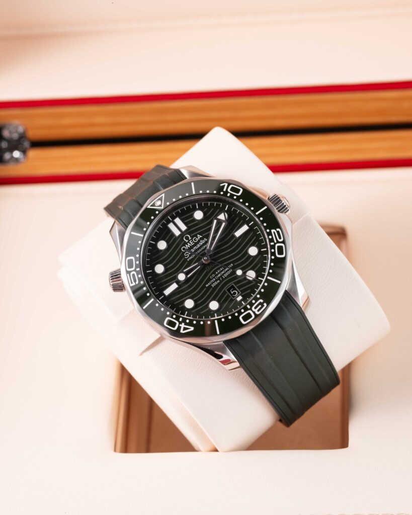 Omega Seamaster 210.32.42.20.10.001 2025