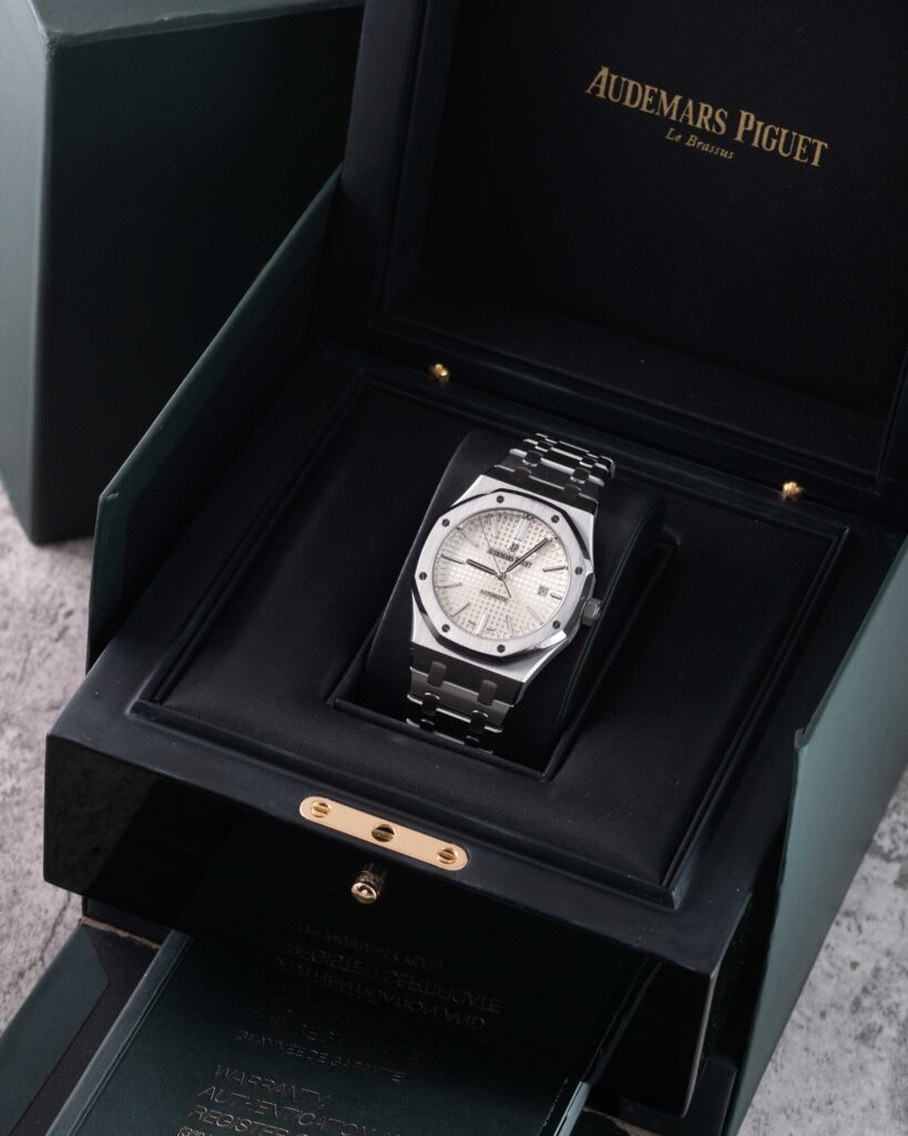 Audemars Piguet Royal Oak 15400ST.OO.1220ST.02 2016