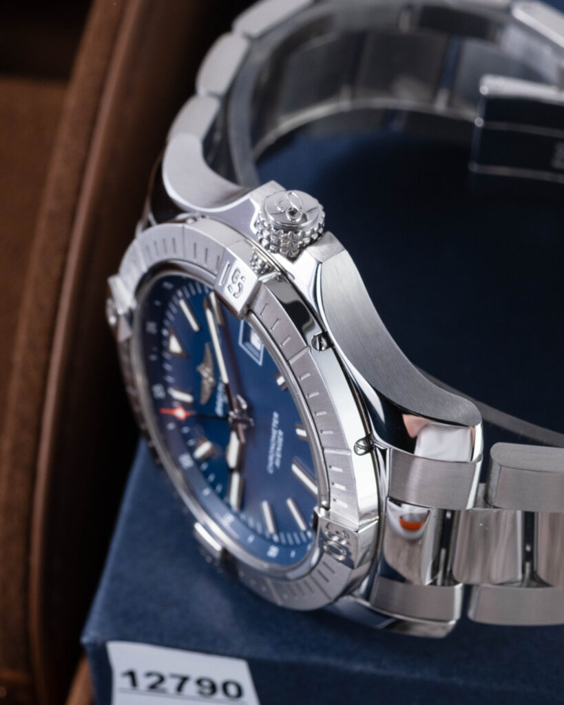 Breitling Avenger A17318101C1A1 2019