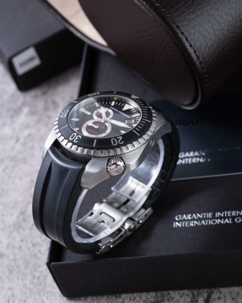 Girard Perregaux Sea Hawk 49950-19-632-FK6A 2011