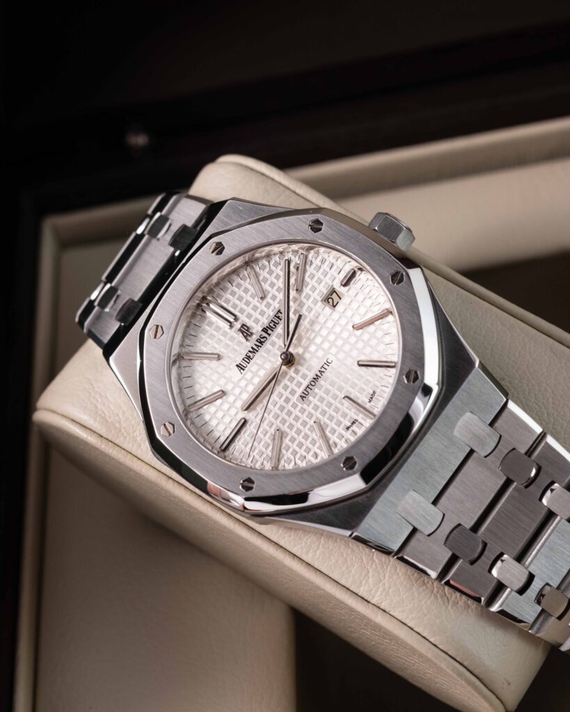 Audemars Piguet Royal Oak 15400ST.OO.1220ST.02 2012