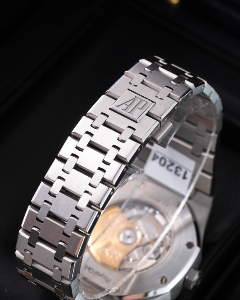 Audemars Piguet Royal Oak 15400ST.OO.1220ST.02 2016