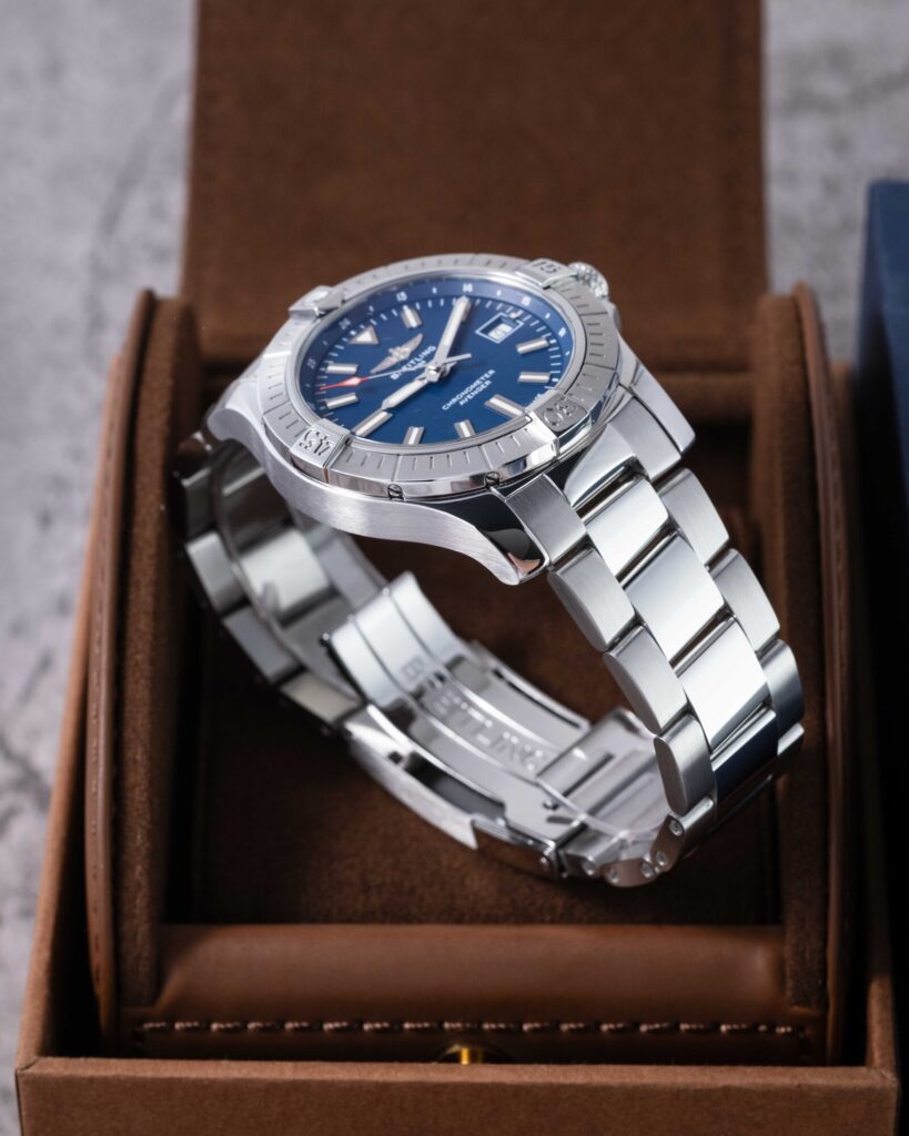Breitling Avenger A17318101C1A1 2019
